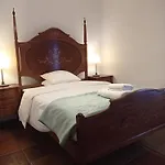 Casa Glicinias * Óbidos